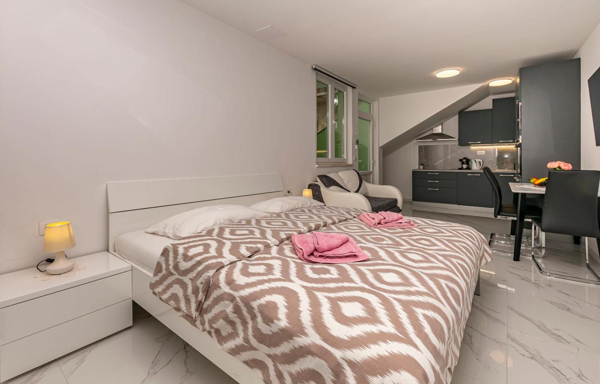 Apartment Ivano Дуги-Рат Экстерьер фото
